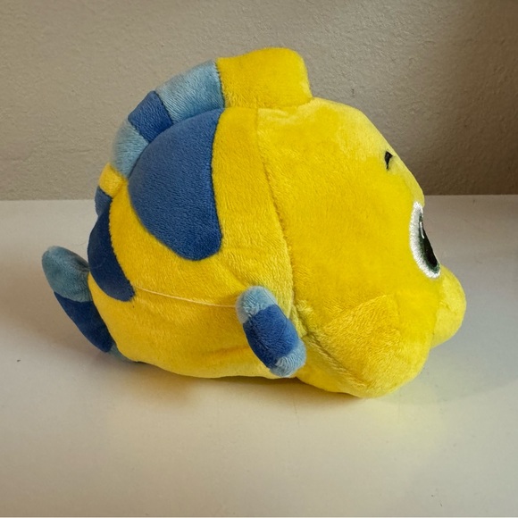 ๐ง๐ปโโ๏ธ Flounder Animator Collection Mini Plush - The Little Mermaid ๐ง๐ปโโ๏ธ - Picture 3 of 5